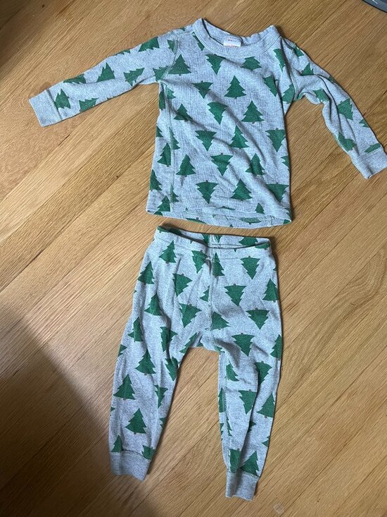 Hanna Andersson Other - Evergreen pine tree holiday Hanna Andersson 2T 85cm pajama set